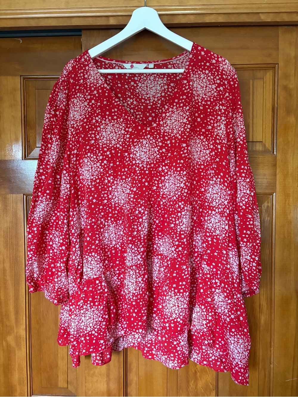 Boden Top Red Floral Tiered Willow Size‎ US 18 UK 22 V Neck Floaty Boho